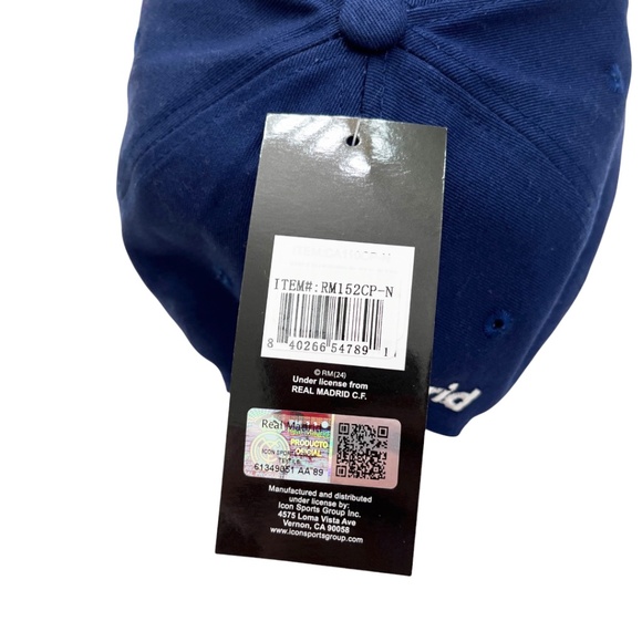 Real Madrid Football Club Crest Cap - Picture 12 of 14